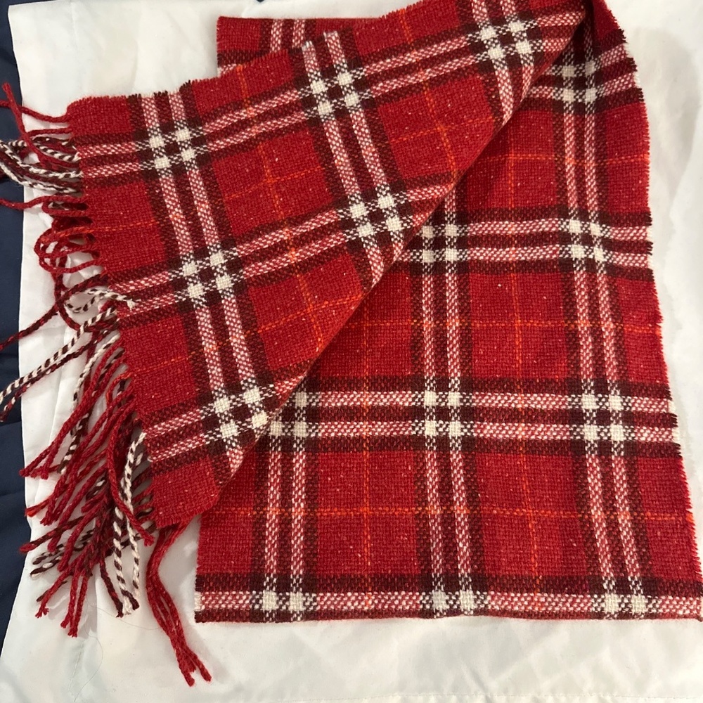 Authentic Burberry Red scarf - Picture 3 of 5